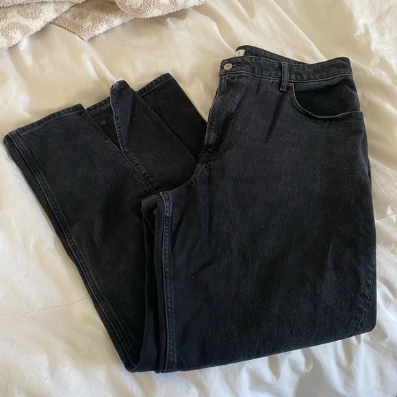 Abercrombie & Fitch Curve Love Black 90s Relaxed High Rise Jeans with Split Hem - Picture 3 of 9